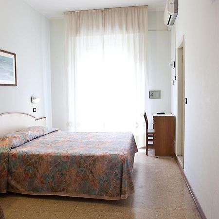 Hotel Latini Rimini Eksteriør bilde