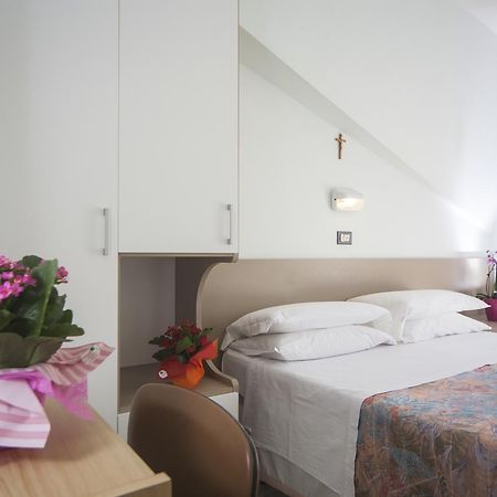 Hotel Latini Rimini Eksteriør bilde