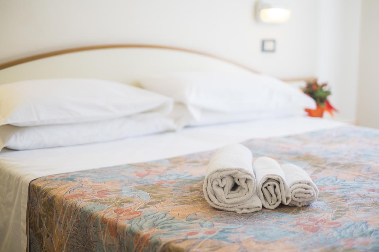 Hotel Latini Rimini Eksteriør bilde
